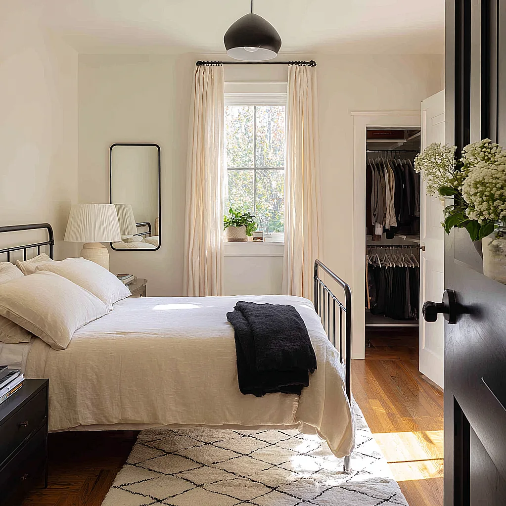 black and ivory bedroom ideas